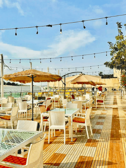 Bay Lounge - 1