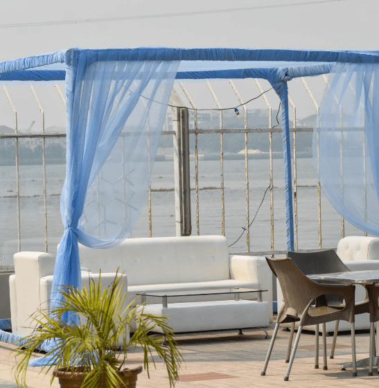 Bay Lounge - 2