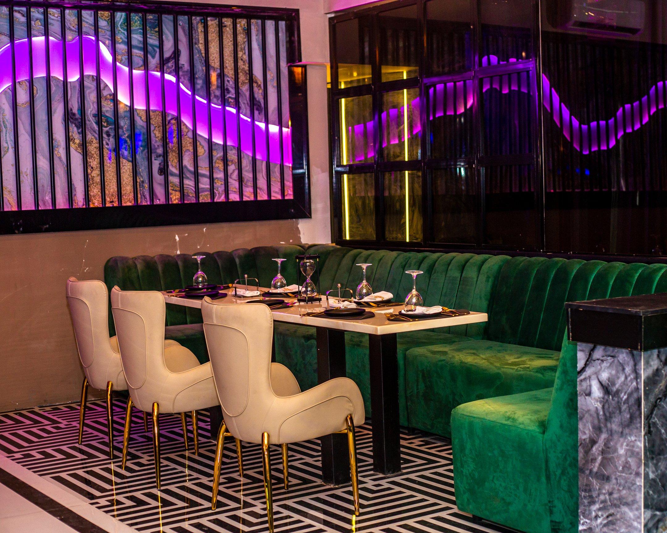 The Glass House Lounge - 7