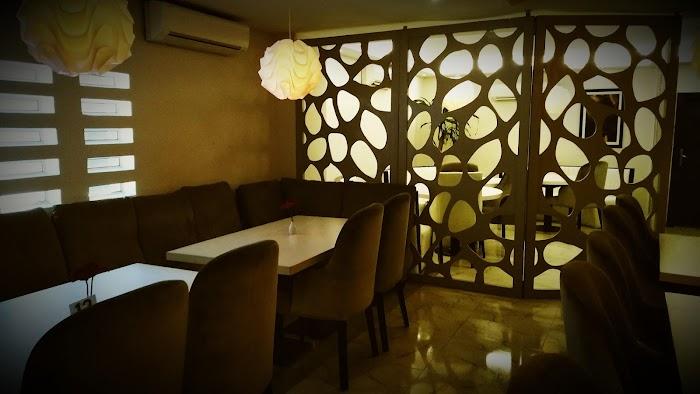 355 Restaurant and Lounge - 2