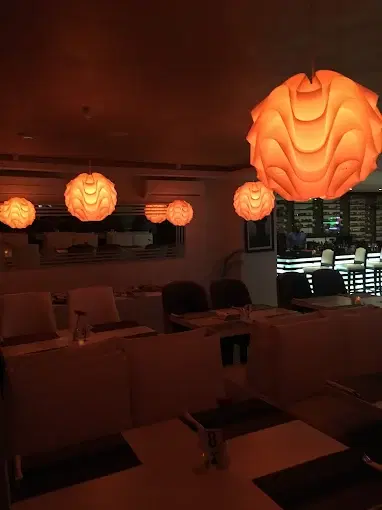 355 Restaurant and Lounge - 5