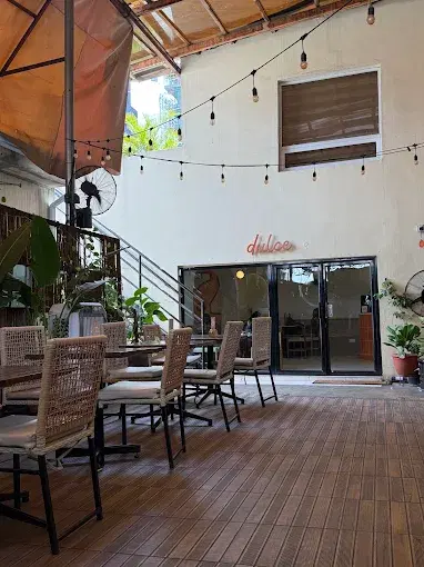 Dulce Cafe & Bakery