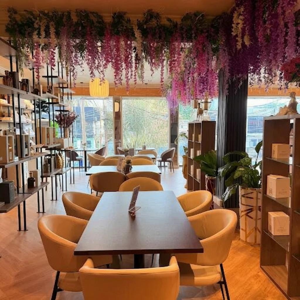 Purple Jasmine Cafe - 3